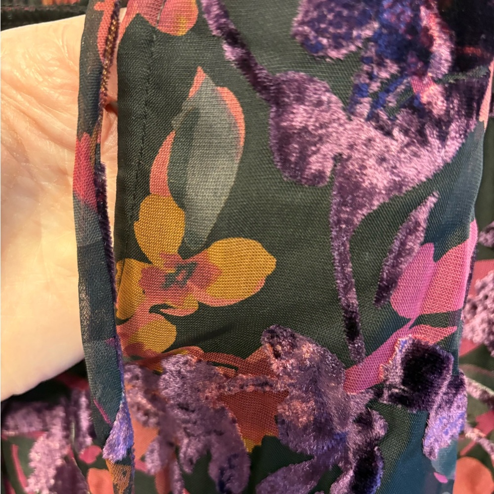 EVEREVE Floral Velvet Burnout Smocked Sheer Feminine Flowy Office Blouse size M - Picture 5 of 7